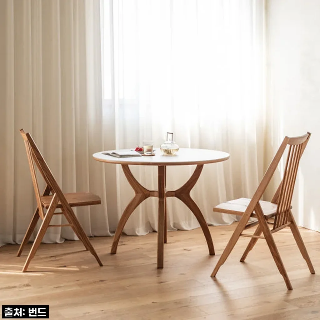 번드 카린 원형 포세린 세라믹 원목 테이블 오크 900: 우리 집 다이닝룸에 찾아온 따스한 변화!