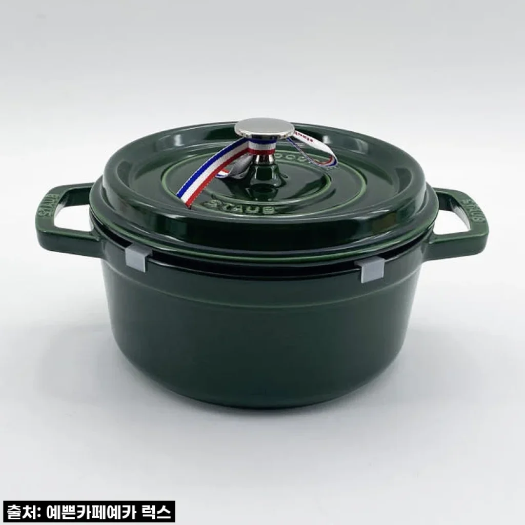 스타우브 B품 원형 꼬꼬떼 22cm 바질그린 사용후기: 직접 사용해보니 만족스러운 선택