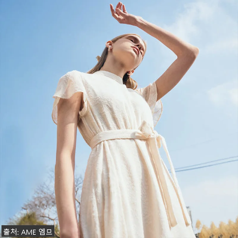 ELLA Mock neck Petal 관련 이미지 5