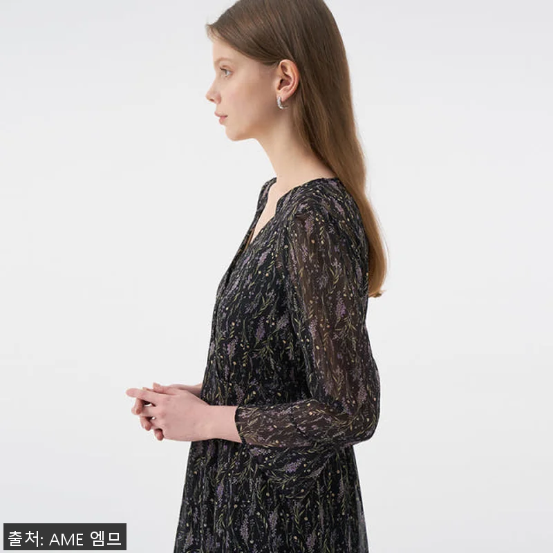 VANESSA Vneck Flower 관련 이미지 5
