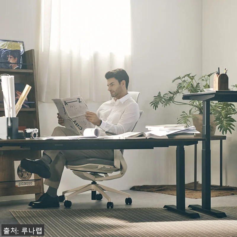 루나랩 모션데스크 스탠딩 높이조절 책 관련 이미지 2
