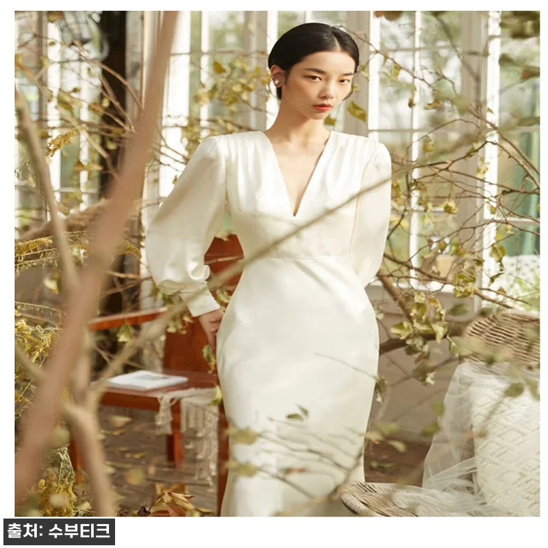 새틴 심플 딥브이넥 피로연 결혼식2부 관련 이미지 7
