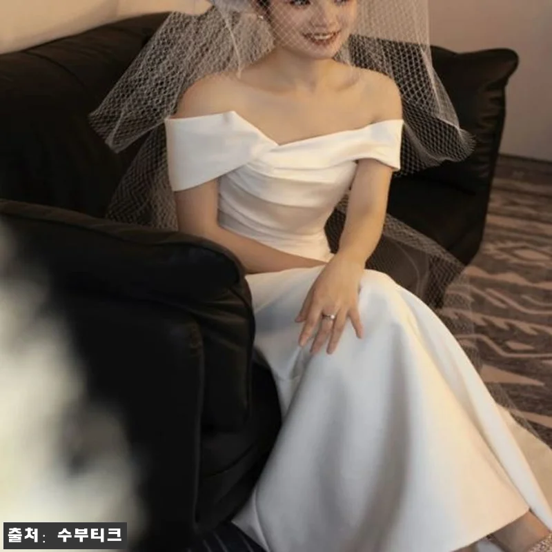 야외 셀프웨딩의 낭만을 완성한 새틴 관련 이미지 3